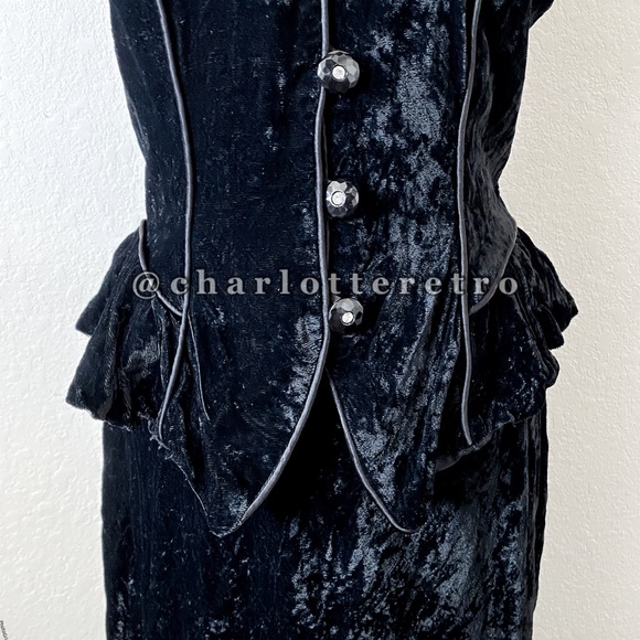80s vtg Crushed Velvet Peplum Blazer + Skirt Set - Picture 3 of 15